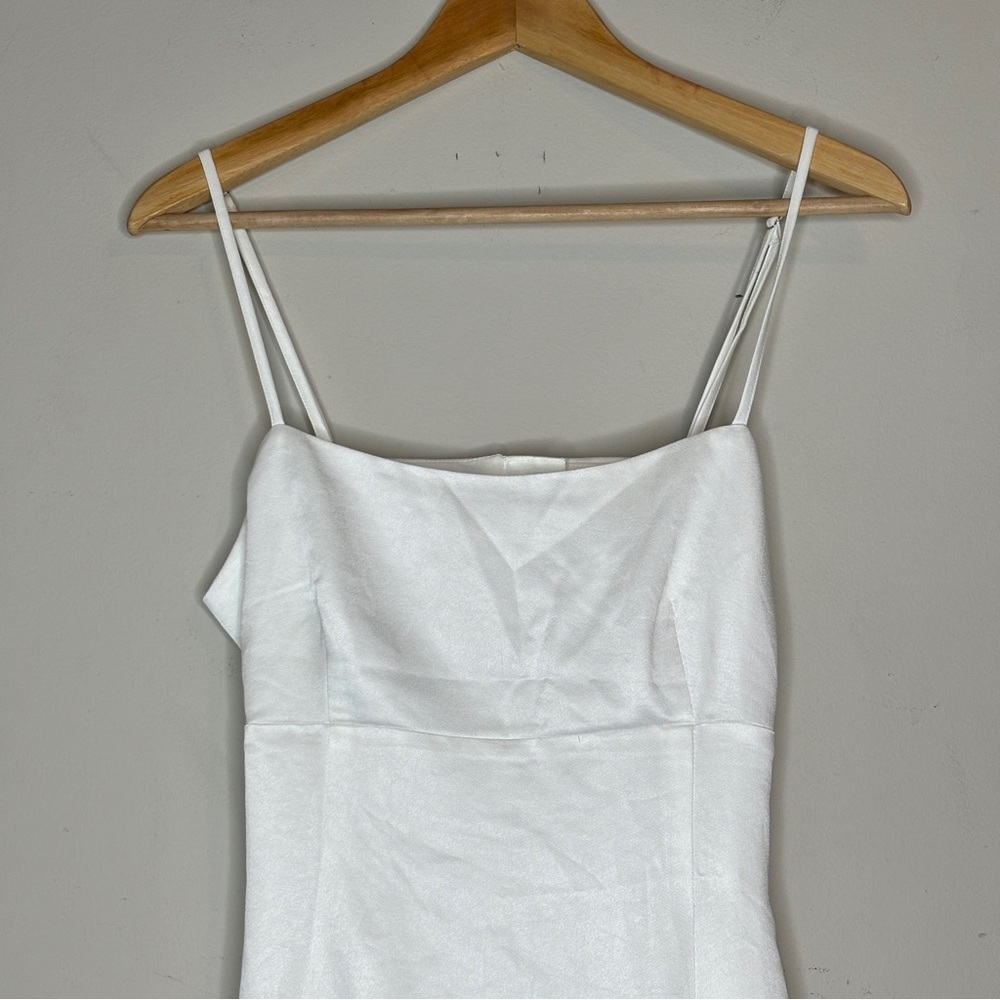 Lovers and Friends Open Back Ruffle Hem Sweetie Mini Dress in White Size M NWT - Picture 8 of 16